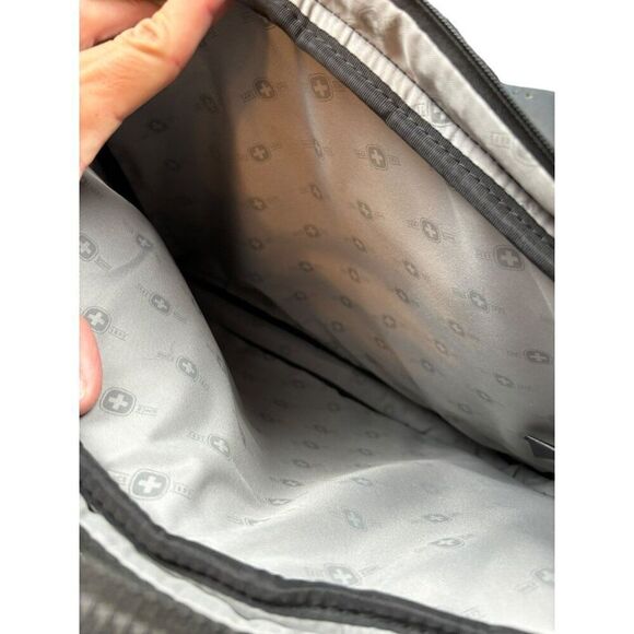 SwissGear - Sherpa Slimcase Messenger Laptop Case - Burgundy Model:GA-7500-01F00 - Picture 4 of 16